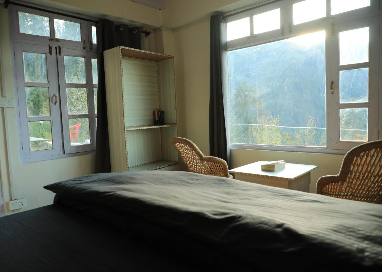 Odin Hostel Shoja Екстер'єр фото