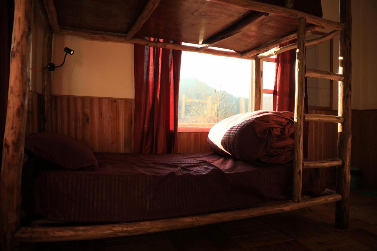 Odin Hostel Shoja Екстер'єр фото