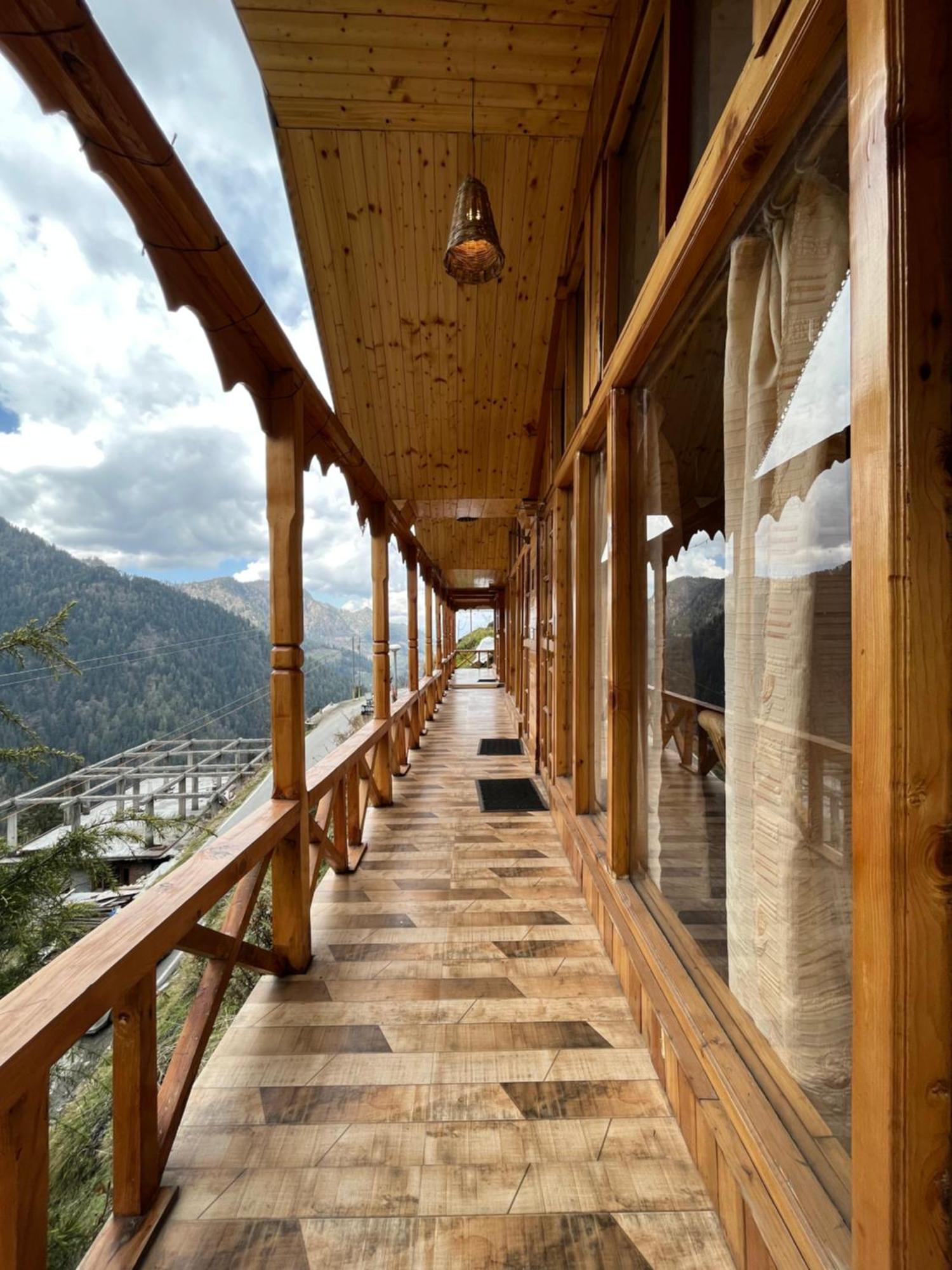 Odin Hostel Shoja Екстер'єр фото
