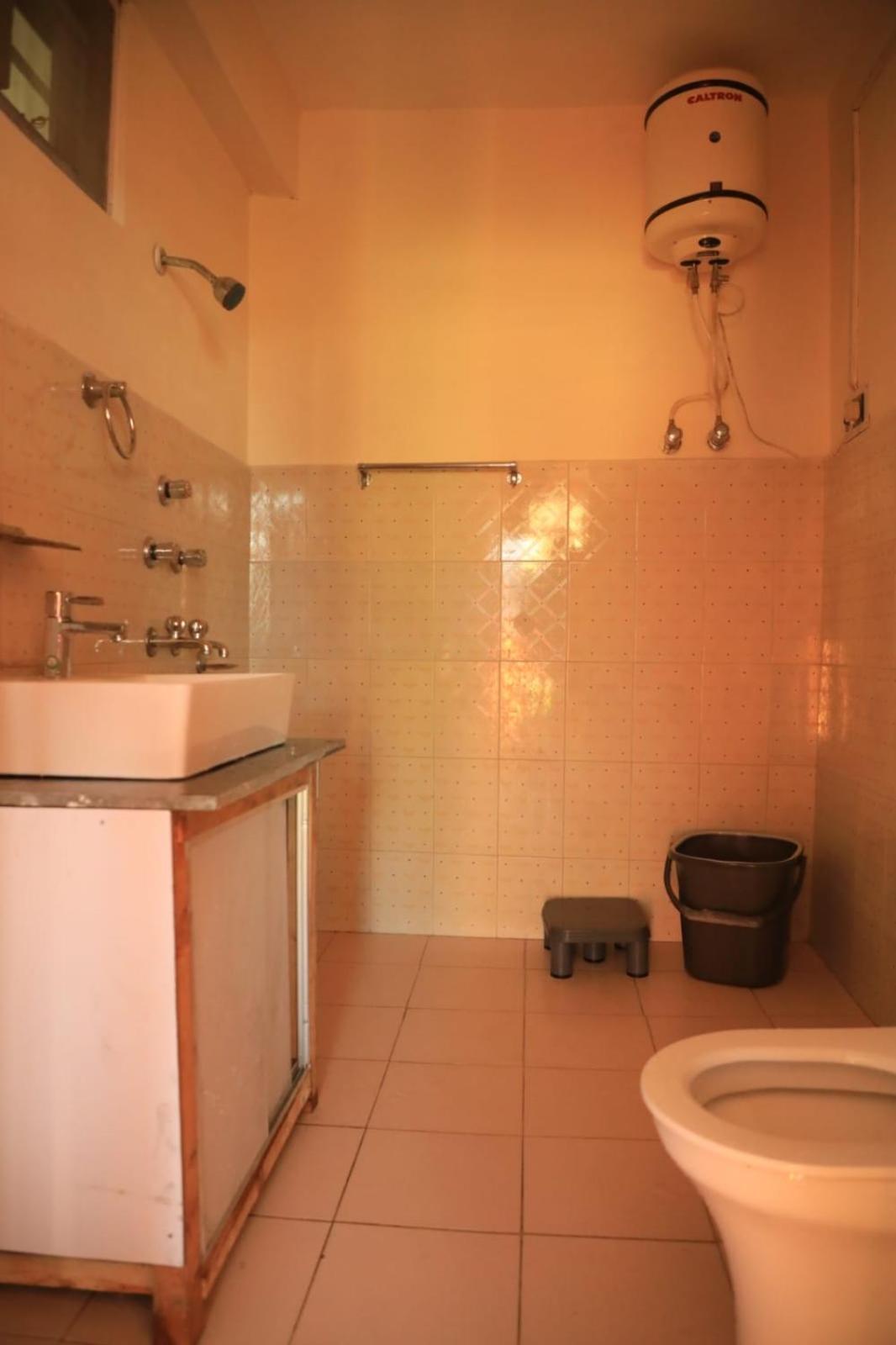 Odin Hostel Shoja Екстер'єр фото